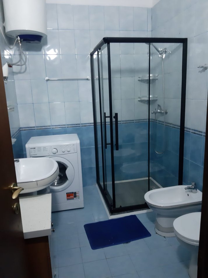Tirane, jepet me qera apartament 1+1 Kati 3, 70 m² 600 € (rruga e elbasanit)