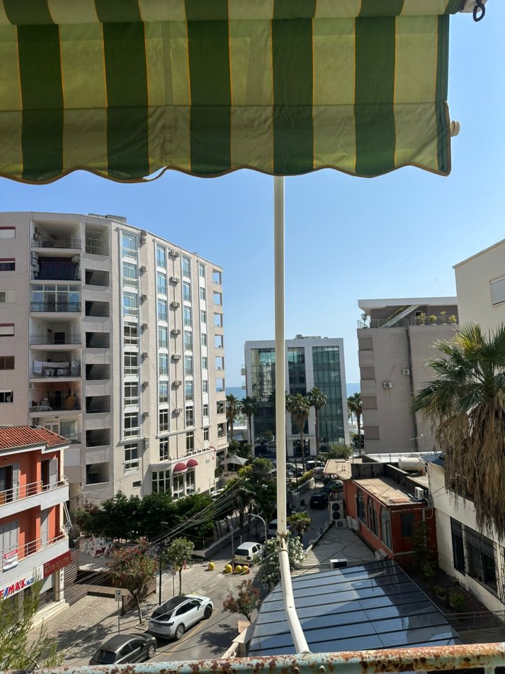 Durres, jepet me qera apartament 1+1+Ballkon Kati 4, 70 m² 420 € (Vollga)