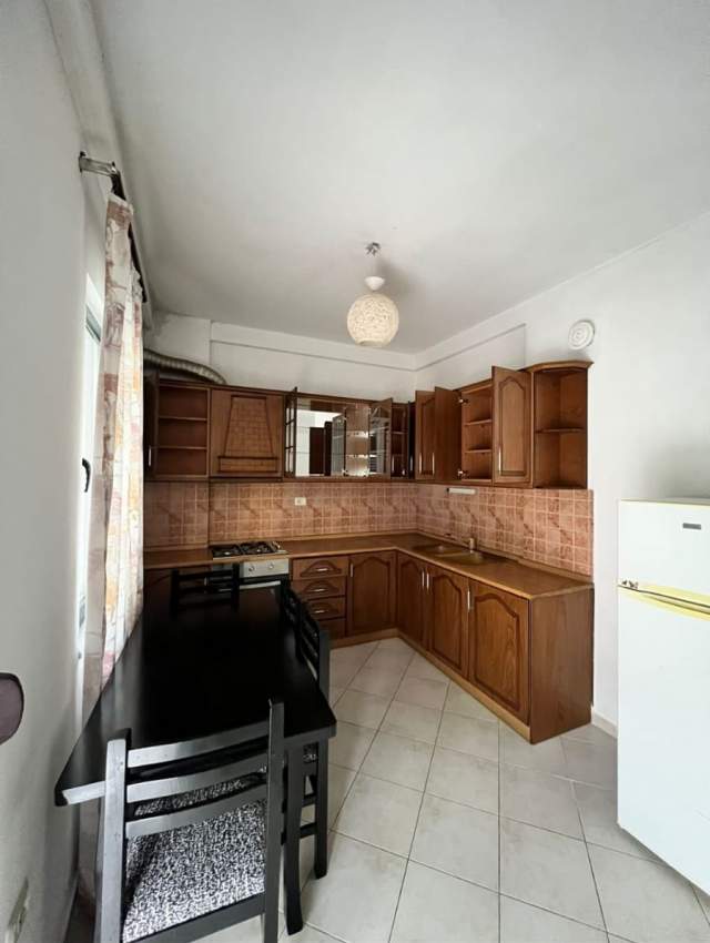 Tirane, jepet me qera apartament 1+1 Kati 3, 60 m² 350 Euro (Kodra Diellit)