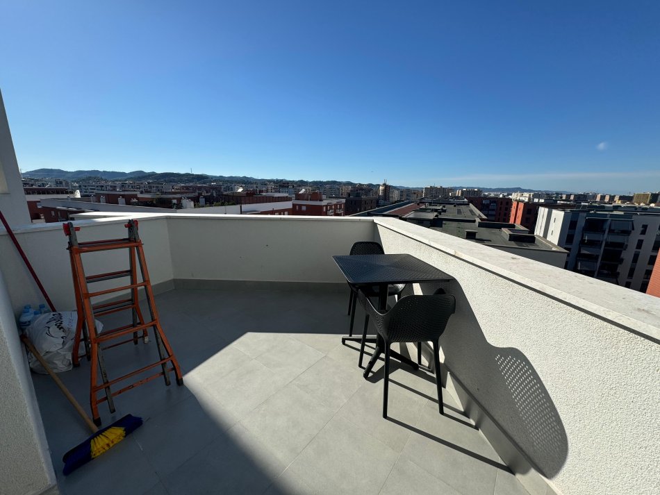Tirane, jepet me qera apartament 1+1 Kati 9, 70 m² 650 € (Rruga Nexho Konomi)