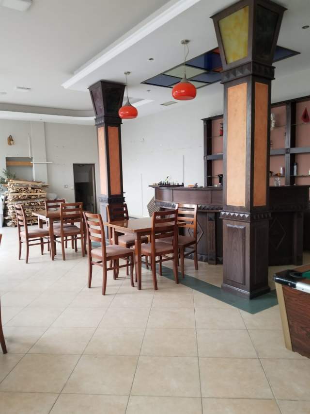 Elbasan, jepet me qera ambjent biznesi 106 m² 35.000 Leke