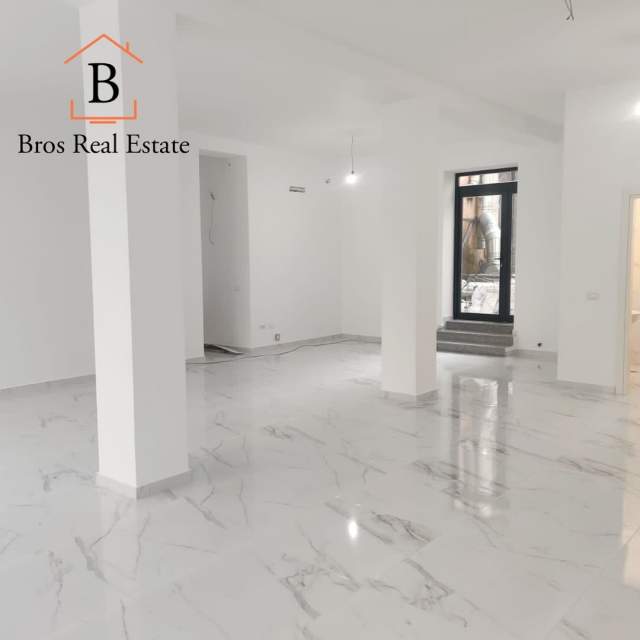 Tirane, jepet me qera 120 m² 2.800 Euro (Rruga Vaso Pasha)