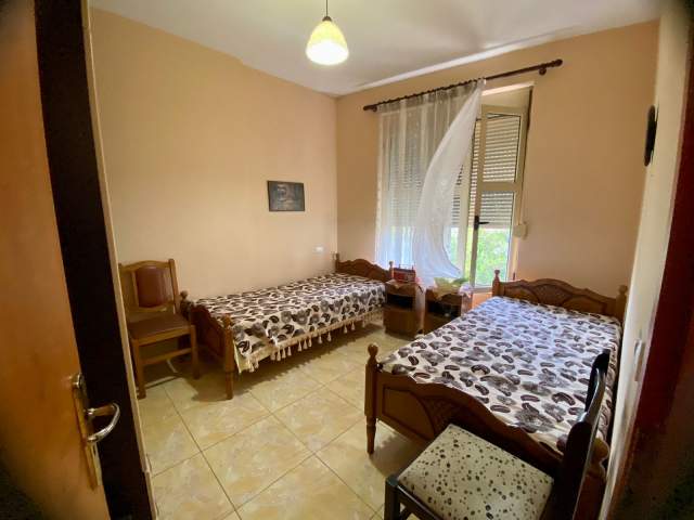 Tirane, jepet me qera apartament 1+1+BLK Kati 4, 54 m² 350 Euro (rruga panorama)