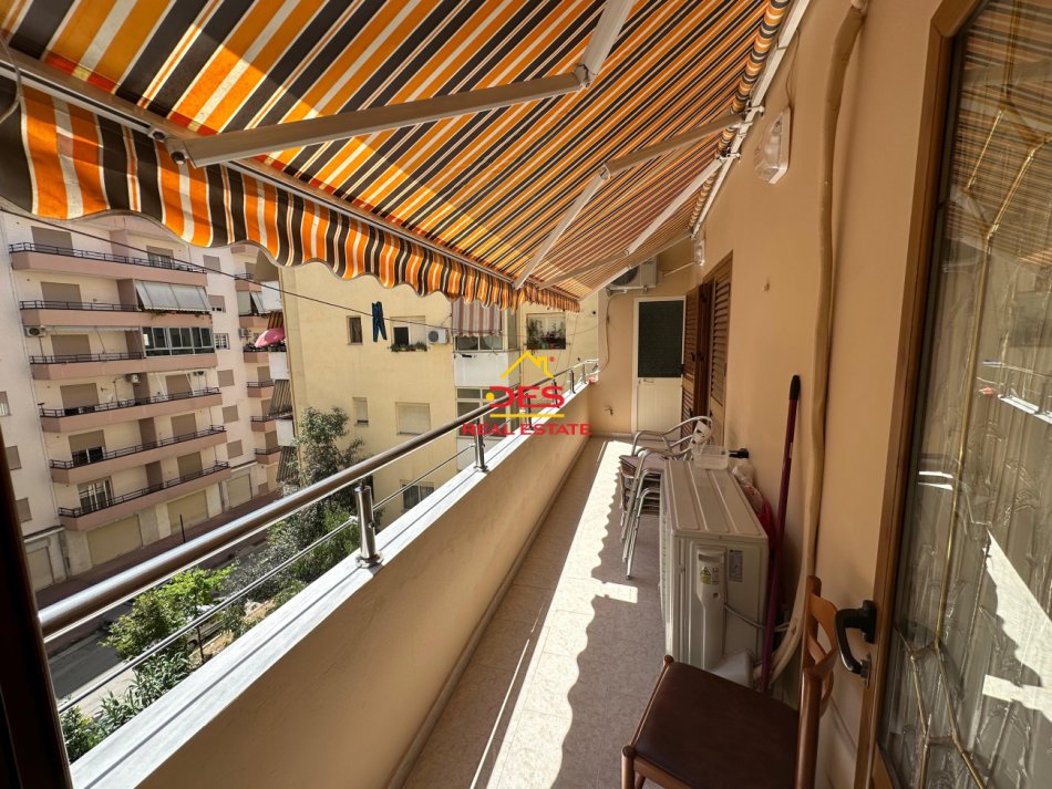 Vlore, jepet me qera apartament 2+1 Kati 4, 120 m² 500 € (Lagjia Pavaresia)