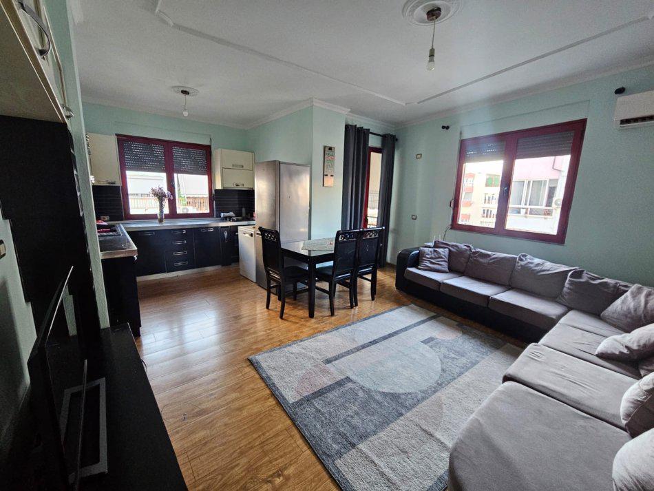 Tirane, jepet me qera apartament 1+1 Kati 6, 65 m² 380 € (Yzberisht)