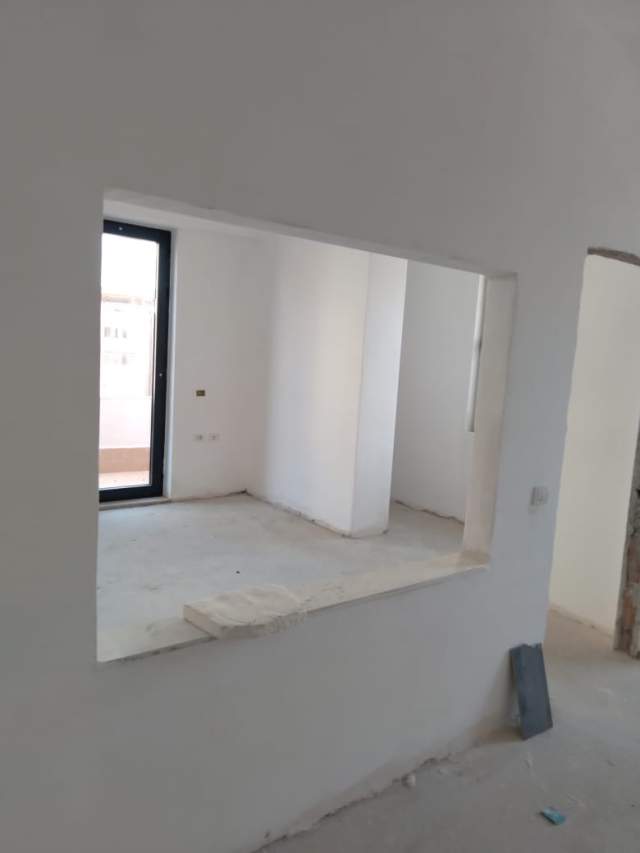 Tirane, shes apartament 3+1+BLK Kati 5, 122 m² 183.000 Euro (RRUGA E BARRIKADAVE)