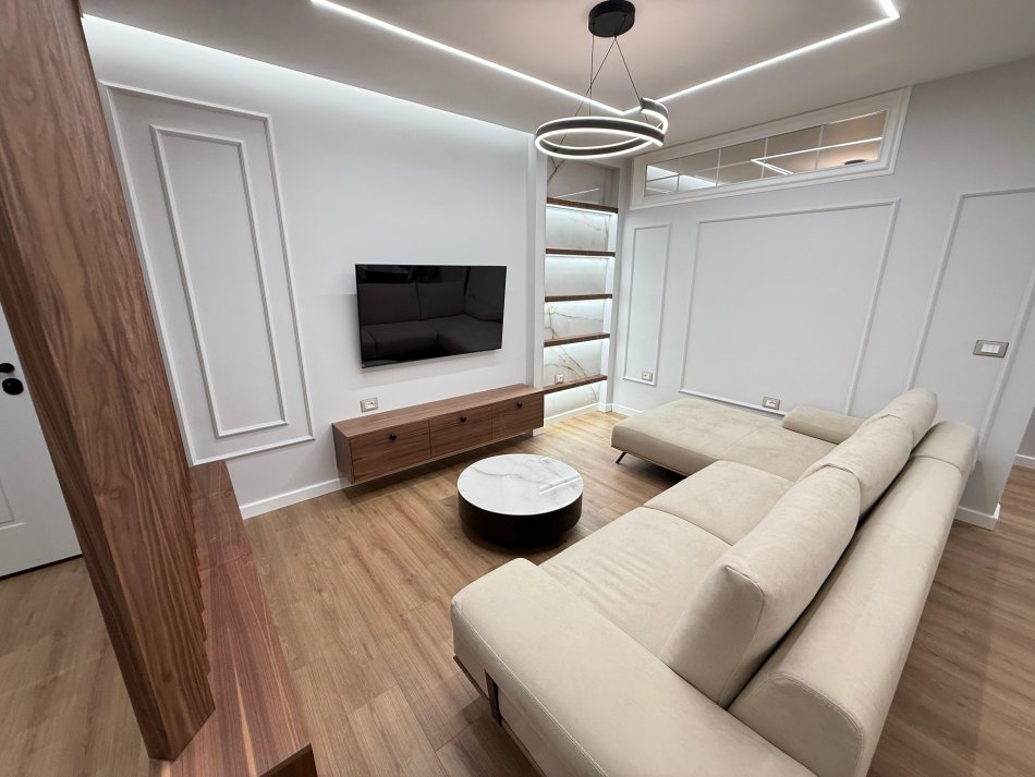 Tirane, jepet me qera apartament 2+1 Kati 4, 90 m² 800 € (selvia)