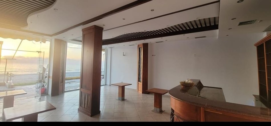 Durres, shitet dyqan Kati 1, 89 m² 395.000 € (Shkembi Kavajes)