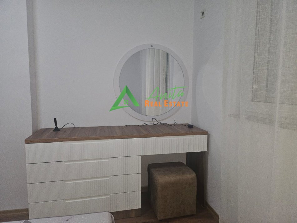 Tirane, jepet me qera apartament 2+1 Kati 1, 79 m² 700 € (Kodra e Diellit)