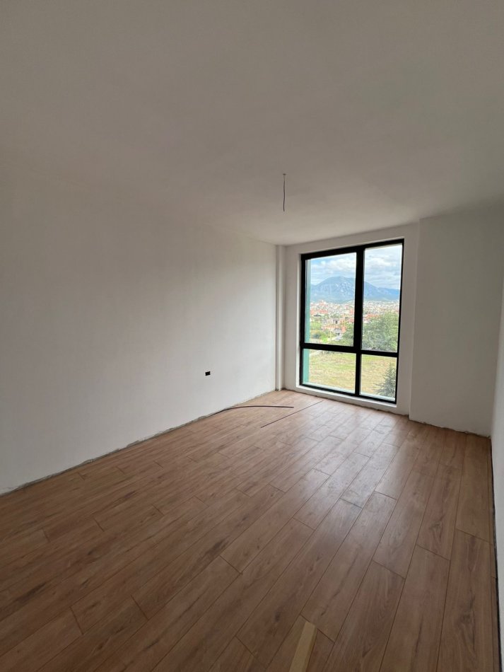 Tirane, shitet apartament 3+1+Aneks+Ballkon Kati 2, 157 m² 243.000 € (bulevardi i ri)