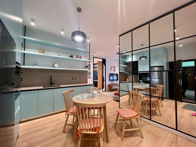 Tirane, jepet me qera apartament 1+1 Kati 8, 57 m² 650 Euro (Xhamia Tabakeve)