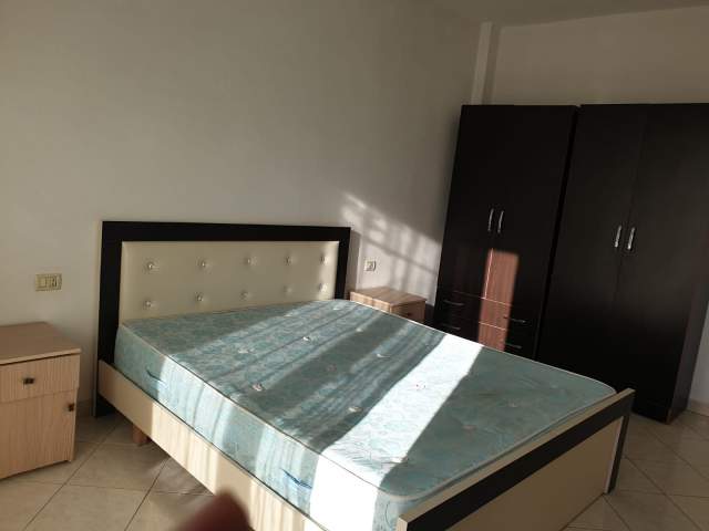 Tirane, jepet me qera apartament 1+1 Kati 6, 120 m² 400 € (Fresk)