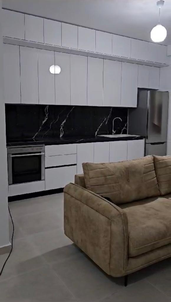Tirane, jepet me qera apartament 2+1+BLK Kati 4, 90 m² 500 Euro (Rezidenca 3D)