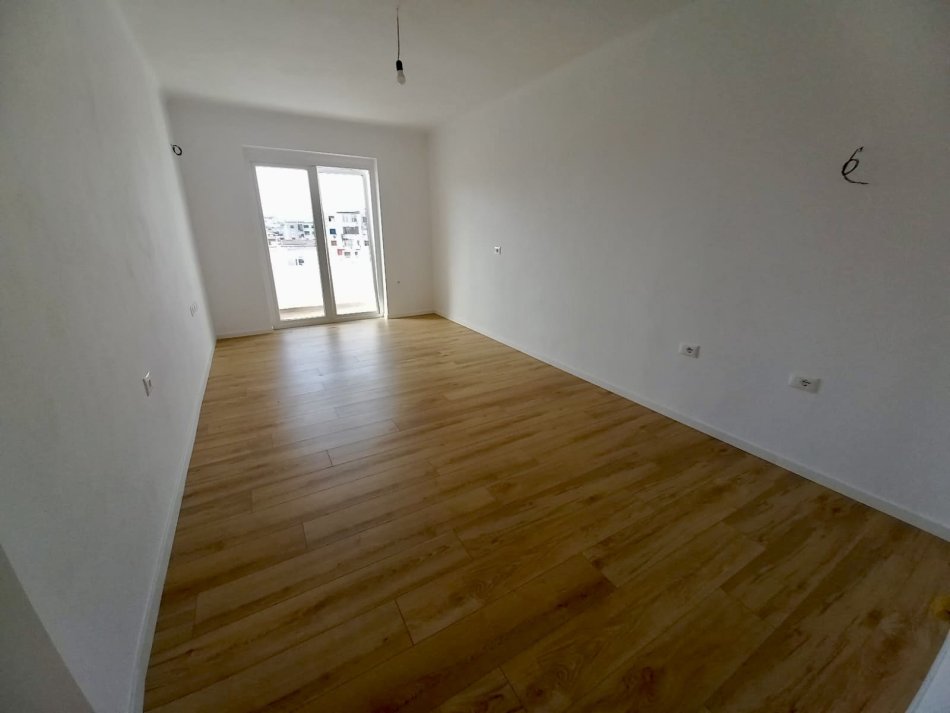 Tirane, shitet apartament 1+1+Aneks+Ballkon Kati 5, 53 m² 79.000 € (Cajupi te Shkolla)