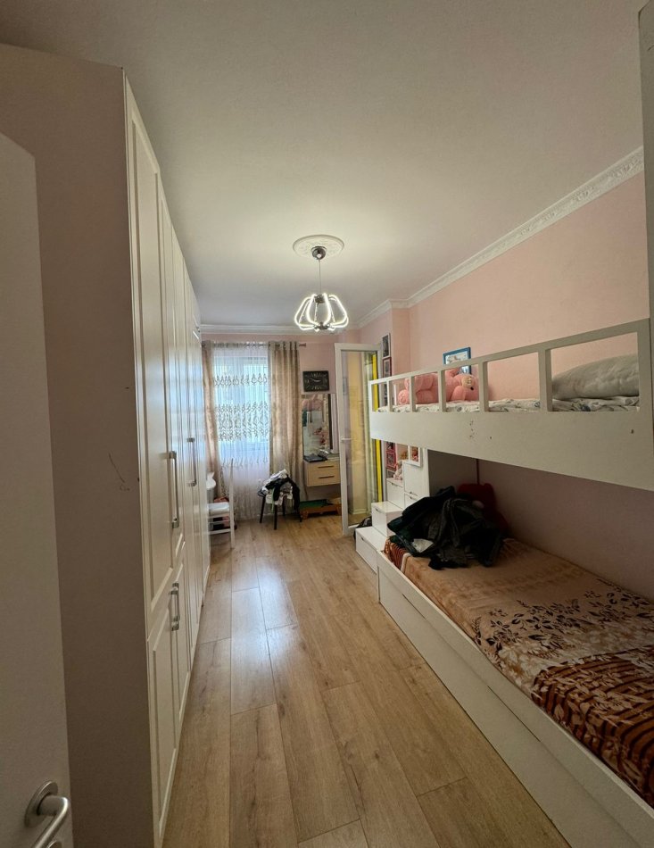 Tirane, shitet apartament 3+1 Kati 4, 140 m² 225.000 € (Rruga 3 Deshmoret, Yzberisht)