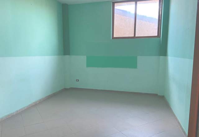 Elbasan, jepet me qera zyre 160 m² 80.000 Leke