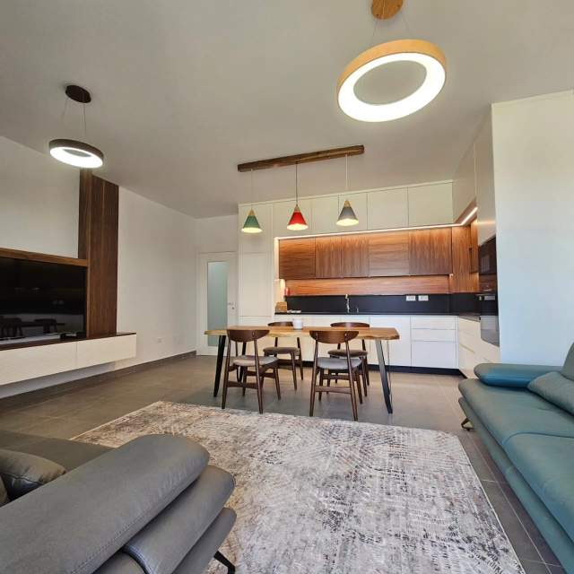 Tirane, jap me qera apartament 2+1+BLK Kati 1, 170 m² 1.800 Euro (Liqeni i Thate)