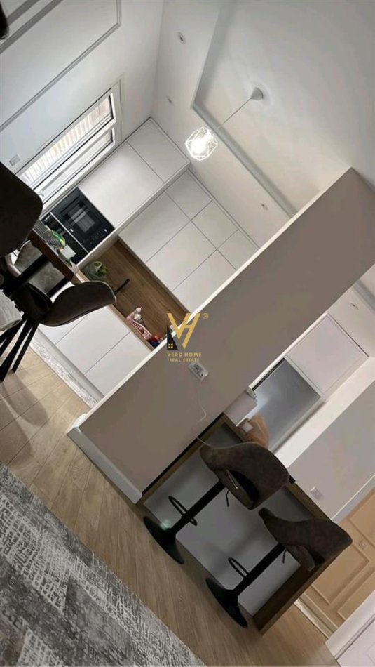 Tirane, jepet me qera apartament 3+1+Ballkon Kati 3, 175 m² 1.000 € (KTHESA E KAMZES)