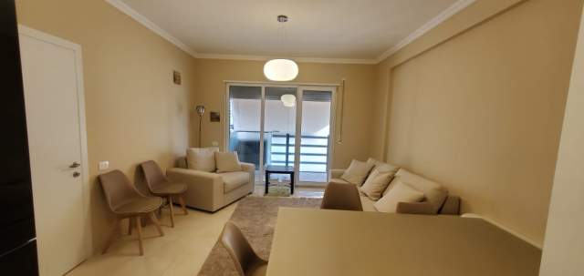 Tirane, shitet apartament 85 m² 200.000 Euro