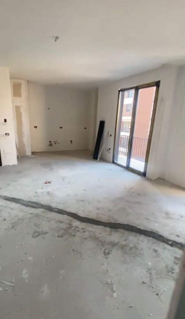Tirane, ofert apartament 1+1, Kati 2, 65 m² 108.000 Euro (Rruga Thanas Ziko, prane Pazarit te Ri)