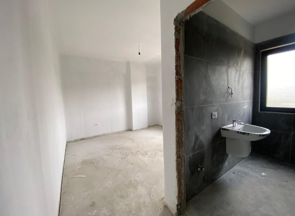 Tirane, shitet apartament 2+1 Kati 2, 112 m² 172.700 € (Rruga Feizi Hizmo)