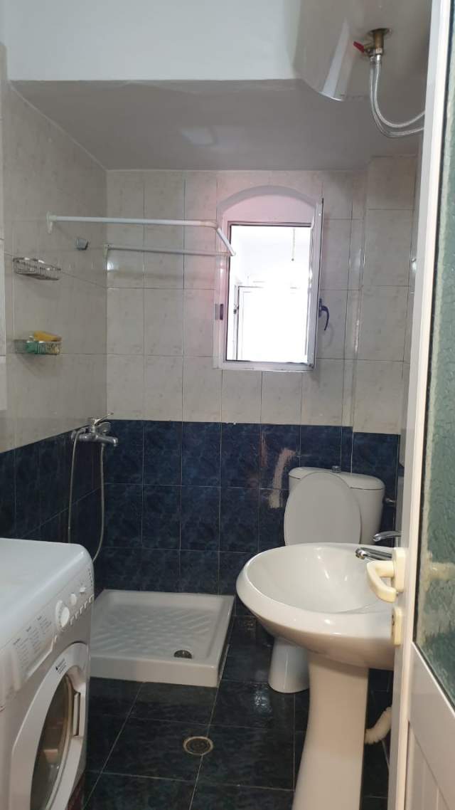 Tirane, jap me qera ambjent biznesi Kati 0, 84 m² 800 Euro (RRUGA SULEJMAN DELVINA)