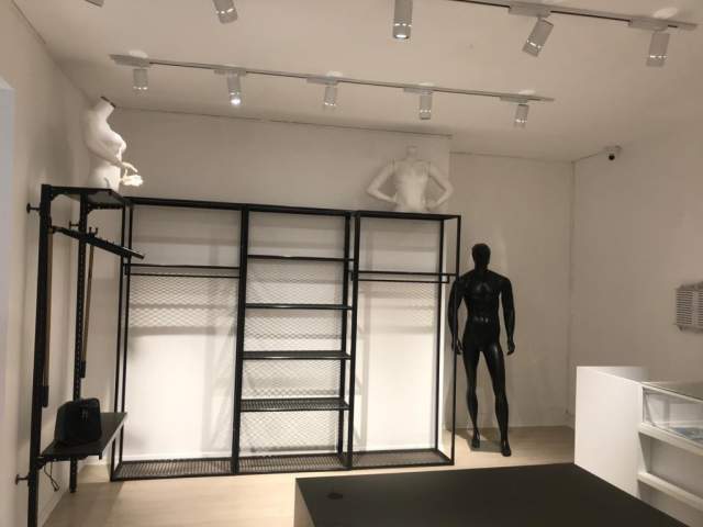 Tirane, jepet me qera ambjent biznesi 57 m² 60.000 Leke