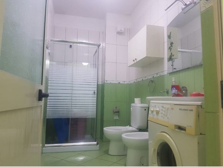 Tirane, jepet me qera apartament 2+1+Aneks+Ballkon Kati 3, 98 m² 450 € (yzberisht)