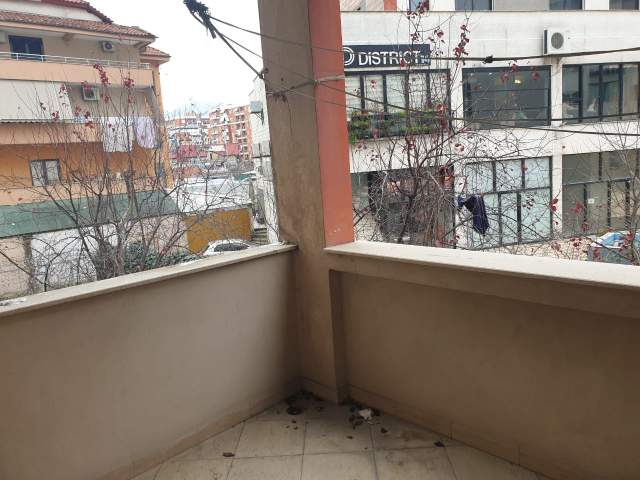 Tirane, jepet me qera 2+1+A+BLK Kati 2, 105 m² 35.000 Leke