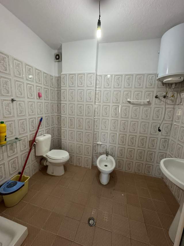 Tirane, jepet me qera apartament 2+1+BLK Kati 7, 86 m² 40.000 Leke (ish Restorant Durresi)