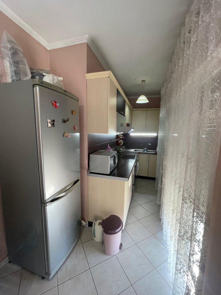 Tirane, jepet me qera apartament 2+1+Ballkon Kati 8, 100 m² 700 € (Dritan Hoxha)
