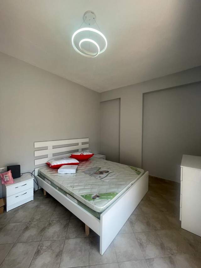 Tirane, jepet me qera apartament 2+1+BLK Kati 4, 75 m² 450 Euro (KOPSHTI BOTANIK)