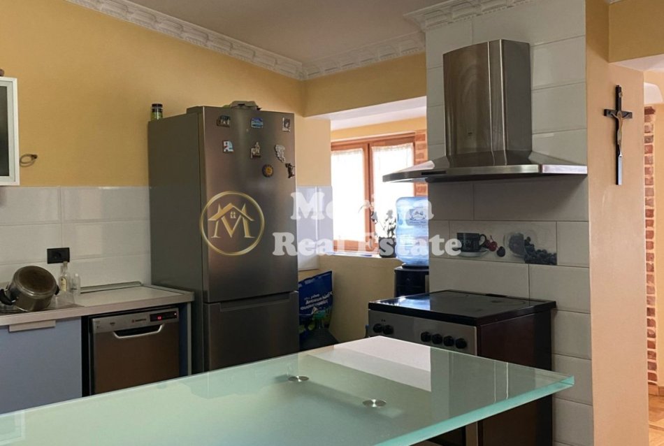 Tirane, shitet apartament 3+1 Kati 6, 330 m² 520.000 € (Kopshti Botanik)