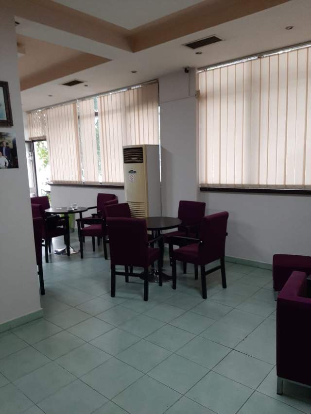 Tirane, shes lokal Kati 0, 125 m² 2.000 Euro/m2 (pas Ministris se Jashtme dhe prane “INSTAT” Tirane)