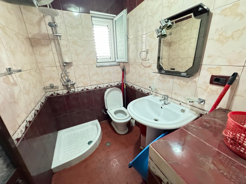 Tirane, jepet me qera apartament 2+1 Kati 5, 85 m² 500 € (21 dhjetori)