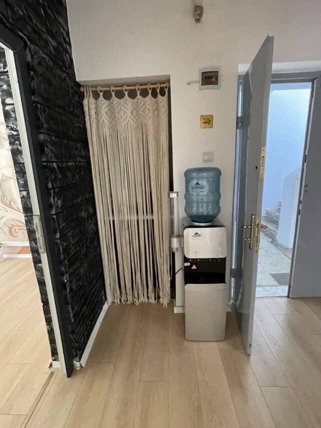 Tirane, jepet me qera zyre Kati 2, 70 m² 700 € (21 Dhjetori , Rruga e Kavajes)