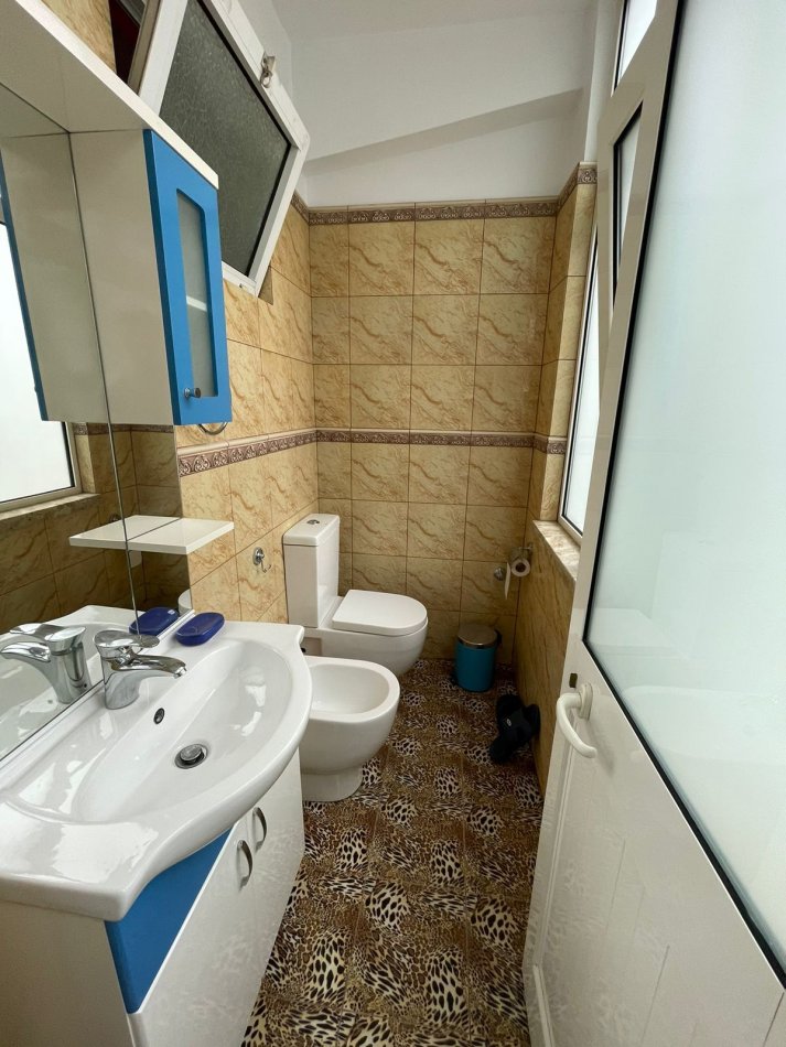 Tirane, jepet me qera apartament 2+1+Ballkon Kati 3, 91 m² 800 € (IBRAHIM RUGOVA BLLOK TIRANE)