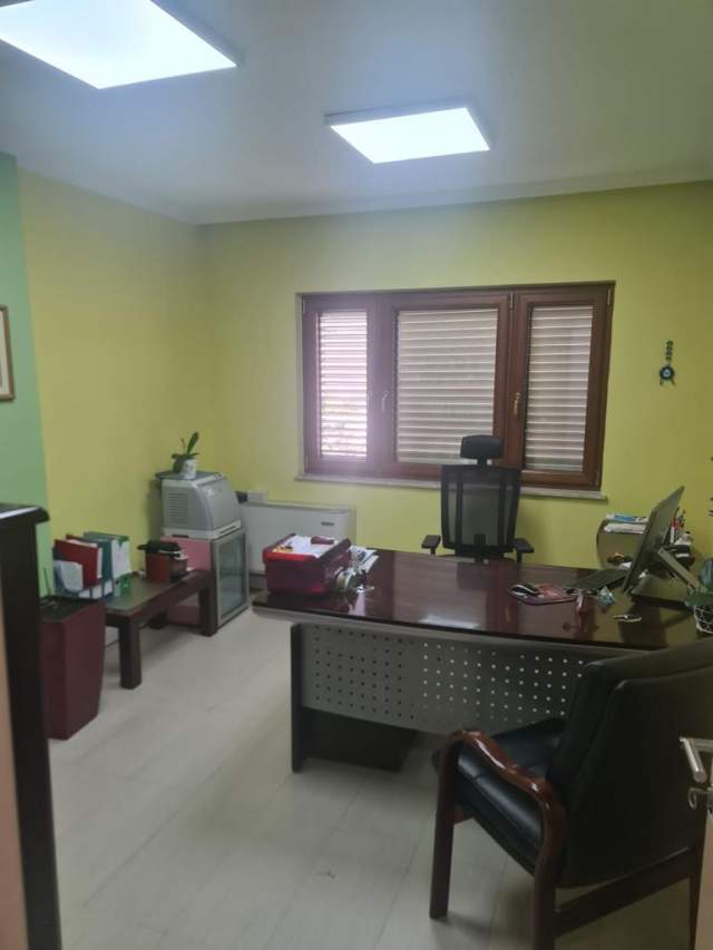 Tirane, shes apartament 3+1+BLK Kati 3, 165 m² 450.000 Euro (Bllok)
