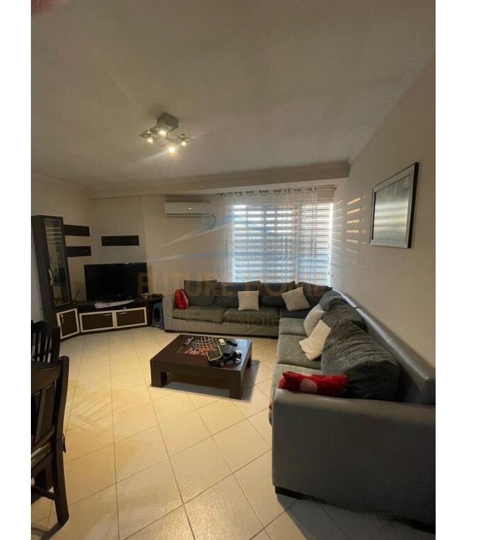 Tirane, shitet apartament 2+1+Ballkon Kati 6, 98 m² (Yzberisht), 125 000 Euro