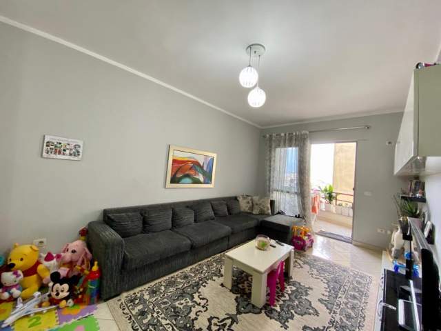 Tirane, shes apartament 1+1 Kati 6, 72 m² 68.000 Euro (Kthesa Kamzes)