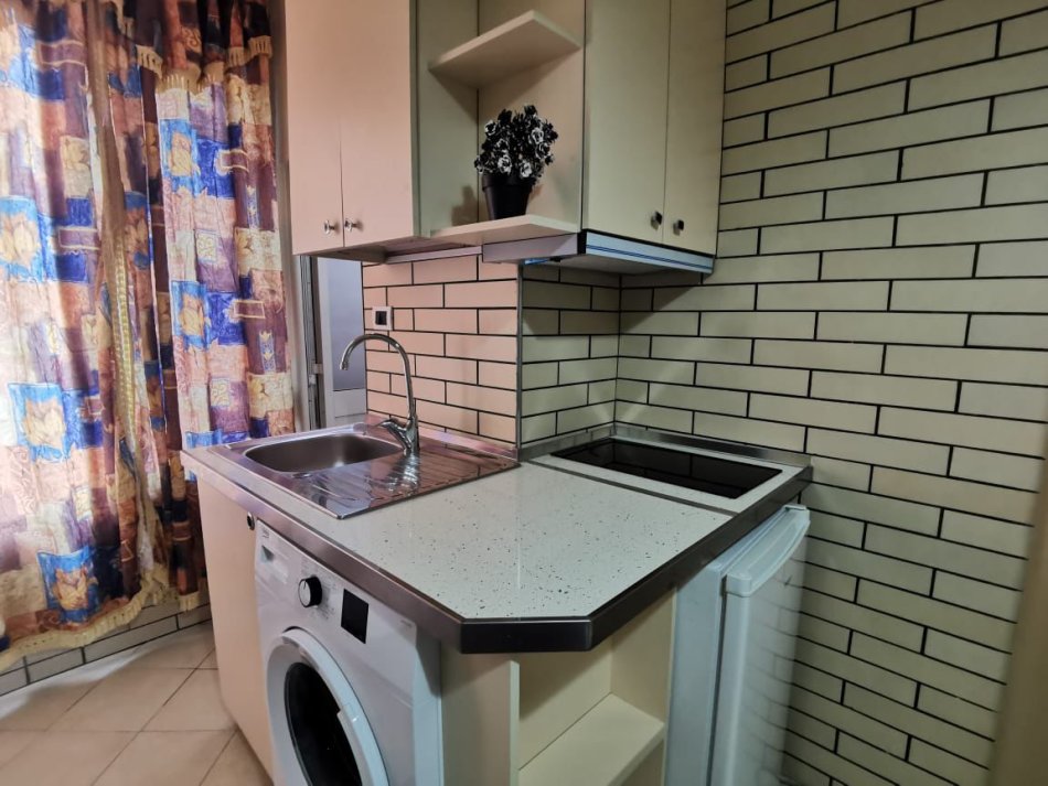 Tirane, jepet me qera apartament 1+1 Kati 2, 37 m² 370 € (Satcioni Trenit)