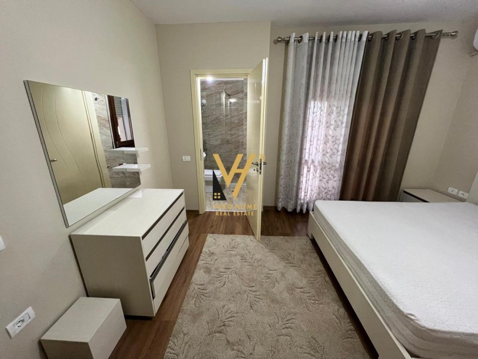 Tirane, jepet me qera apartament 2+1+Aneks+Ballkon Kati 2, 120 m² 700 € (KOPSHTI BOTANIK)