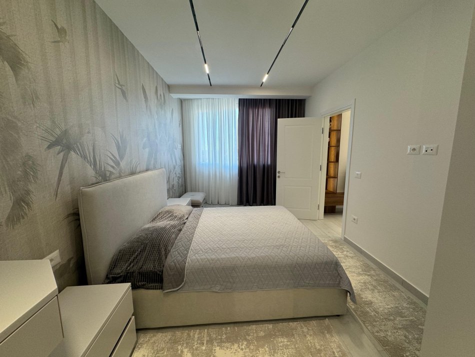 Tirane, jepet me qera apartament 1+1 Kati 9, 70 m² 650 € (Rruga Nexho Konomi)