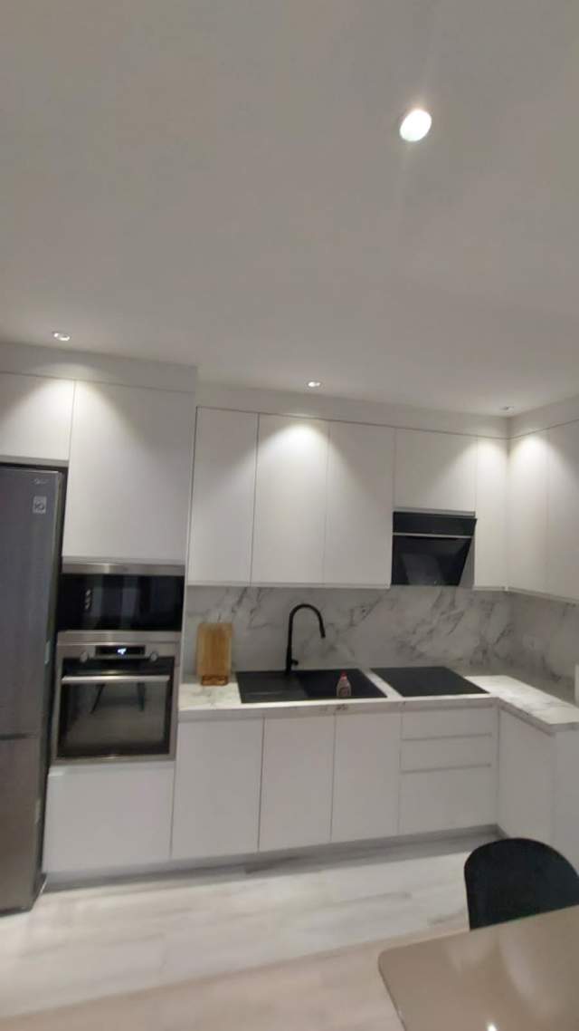Tirane, jepet me qera apartament 1+1 Kati 3, 53 m² 45.000 Leke (Rruga Bardhyl,Prane Farmacise10)