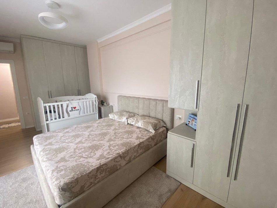 Tirane, shitet apartament 2+1 Kati 4, 101 m² 170.000 € (astir)