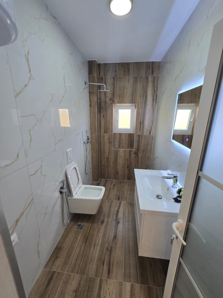 Tirane, shitet apartament 2+1 Kati 4, 75 m² 185.000 € (Myslym Shyri , Shkolla Pjeter Budi)