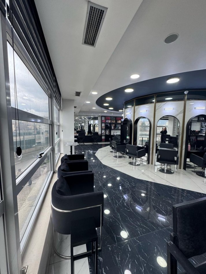 Tirane, shitet ambjent biznesi Kati 2, 158 m² 442.400 € (Astir)