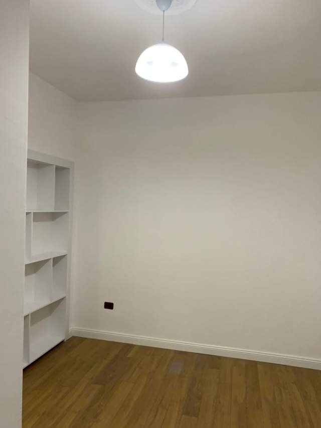 Tirane, jepet me qera dyqan Kati 0, 15 m² 30.000 Leke (Myslym Shyr)