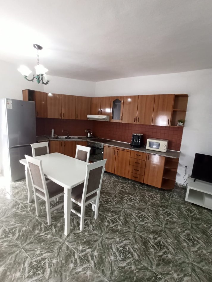 Tirane, jepet me qera apartament 2+1 Kati 7, 85 m² 550 € (Don Bosko)