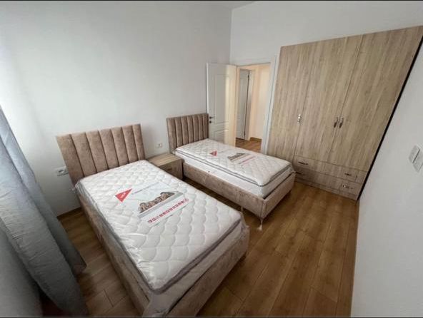 Tirane, jepet me qera apartament 2+1 Kati 1, 85 m² 350 € (Kamez)